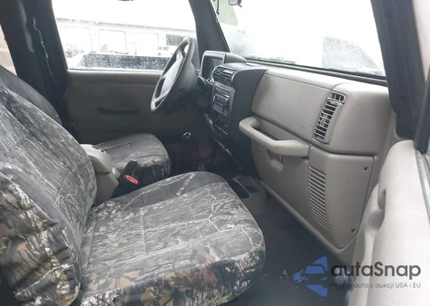 2005 Jeep Wrangler Unlimited z USA, uszkodzony, nr VIN 1J4FA44S15P301007